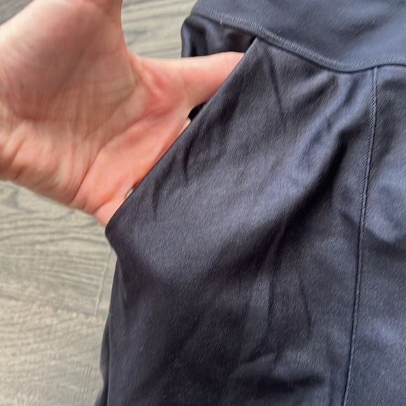 𝅺🍋Lululemon🍋 | Deep coal shine trouser - Picture 9 of 14